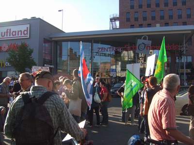 Solidaritätskundgebung in Schöneweide für Opfer rechtsextremer Gewalt Solidaritätskundgebung in Schöneweide für Opfer rechtsextremer Gewalt